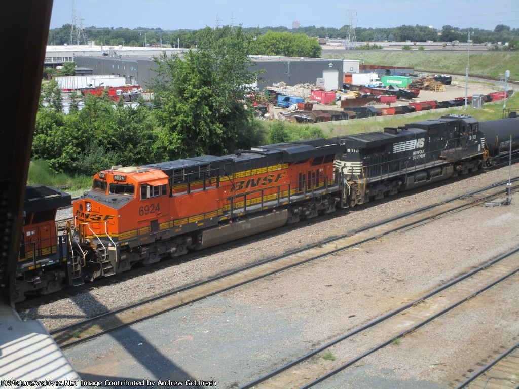 BNSF 6924